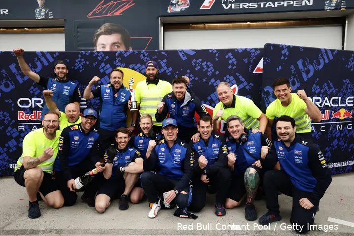 max-verstappen-red-bull-racing-2026-canada-race-zondag-team