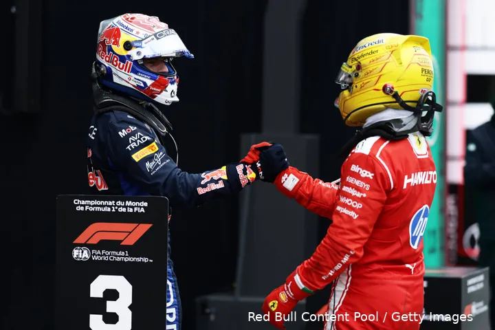 max-verstappen-red-bull-racing-lewis-hamilton-ferrari-2026-zondag-race-canada-2