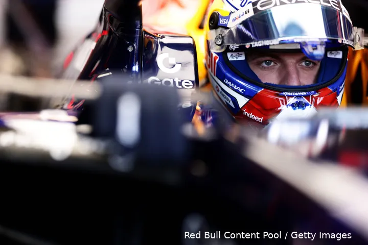 max-verstappen-red-bull-racing-rb22-canada-vrijdag-18