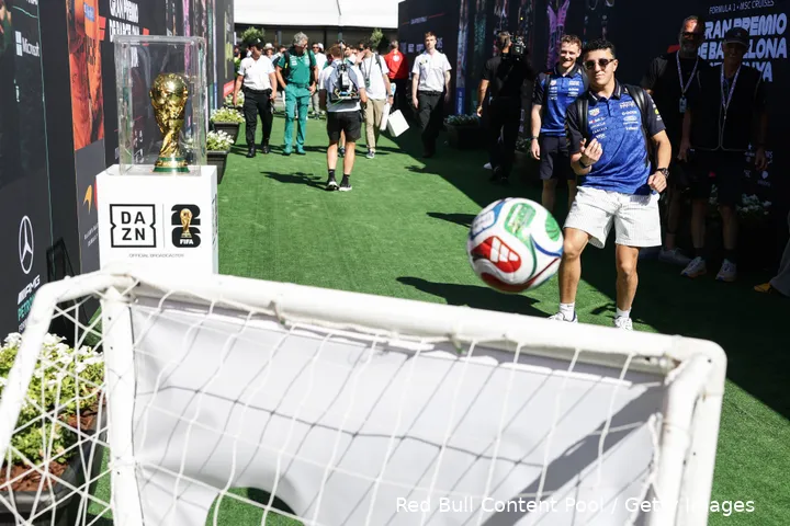 isack-hadjar-red-bull-barcelona-vrijdag