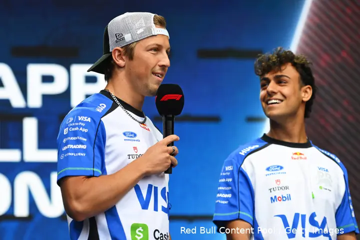 liam-lawson-arvid-lindblad-racing-bulls-2026-hongarije-1