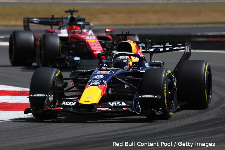 max-verstappen-red-bull-racing-2026-sprintrace-groot-brittannie-zaterdag-charles-leclerc-ferrari