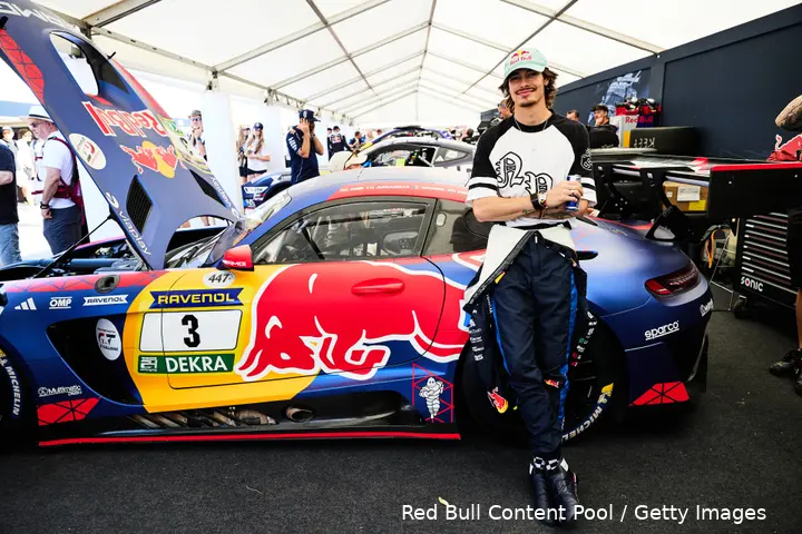 nikola-tsolov-formule-2-red-bull-junior-team-1-verstappen-racing