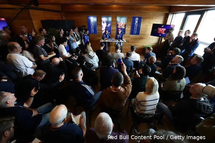 max-verstappen-laurent-mekies-nederland-red-bull-racing-persconferentie-pers-media-15