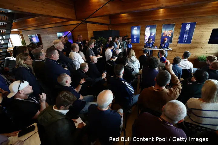 max-verstappen-laurent-mekies-nederland-red-bull-racing-persconferentie-pers-media-16