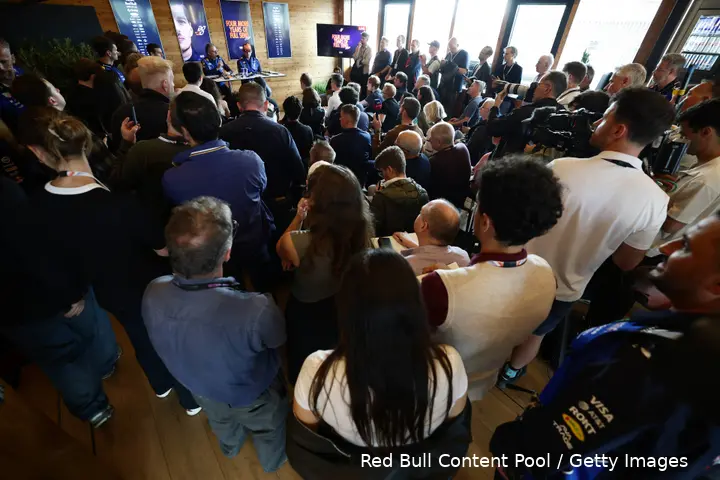 max-verstappen-laurent-mekies-nederland-red-bull-racing-persconferentie-pers-media-18