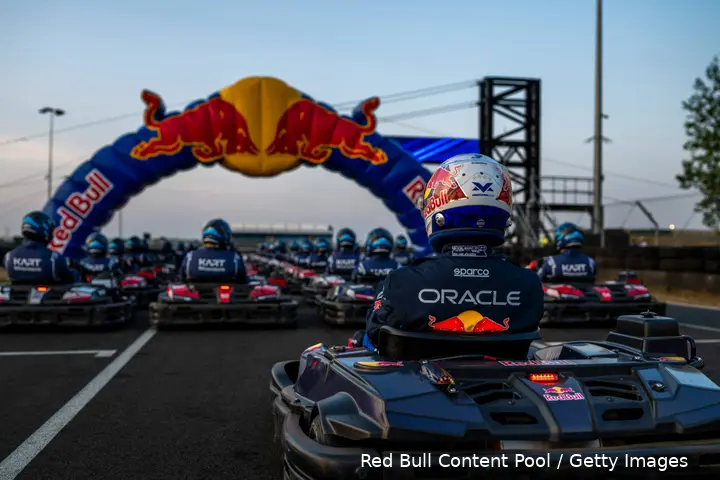max-verstappen-red-bull-racing-kart-karts-max-vs-100-2026