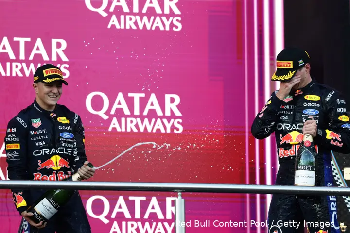 max-verstappen-isack-hadjar-2026-podium-baku-bakoe-azerbeidzjan-1