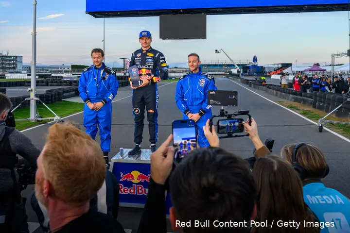 max-verstappen-max-vs-100-2026-podium