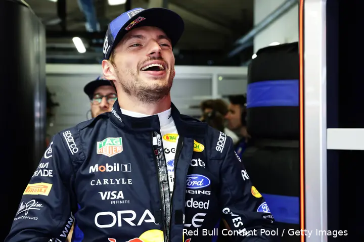 max-verstappen-red-bull-racing-italië-monza-lach