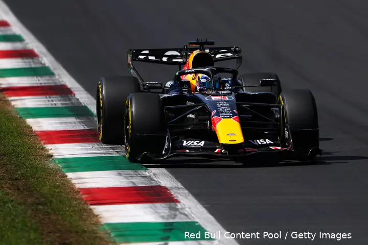 max-verstappen-red-bull-racing-rb22-monza-italië-12