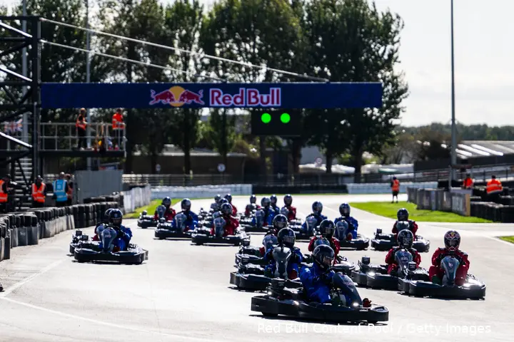 max-vs-100-karters-silverstone-2026