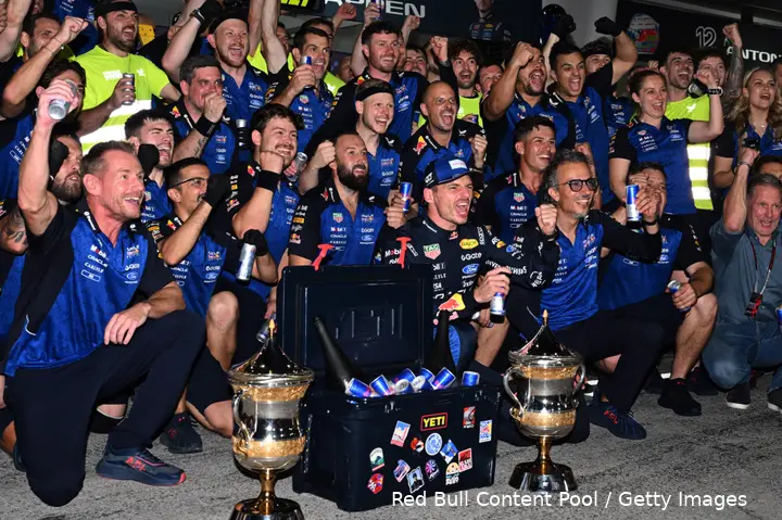 max-verstappen-podium-sepang-maleisie-bahrein-sunday-red-bull