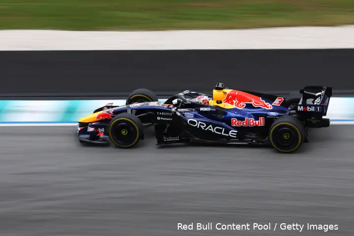 max-verstappen-RB22-maleisie-sepang-bahrein