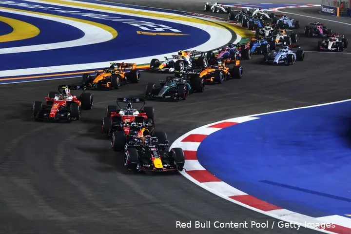 max-verstappen-sunday-singapore-2026-start