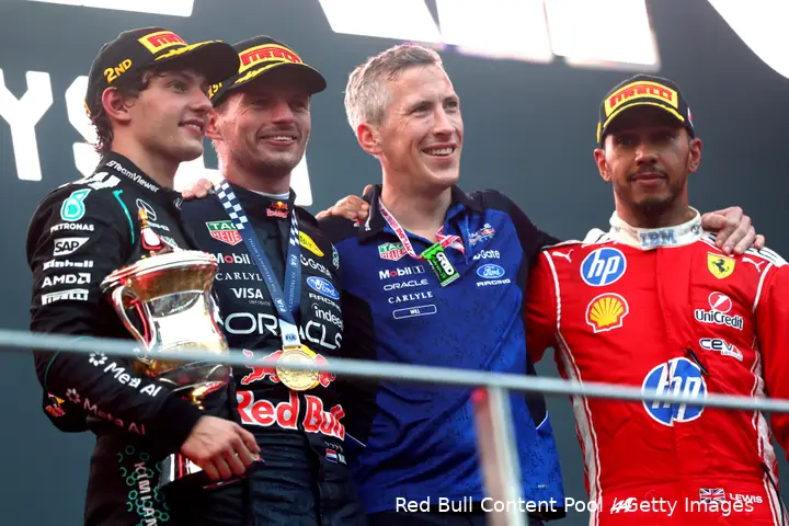 max-verstappen-win-sepang-2026-maleisie-bahrein-podium-kimi-antonelli-lewis-hamilton-2