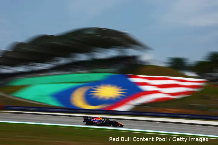 Verstappen-Hadjar-Red Bull-1