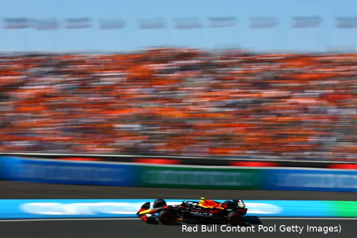 Sergio
Pérez tijdens de kwalificatie voor de Grand Prix van Nederland 2022 (Foto: Red
Bull Content Pool / Getty Images)