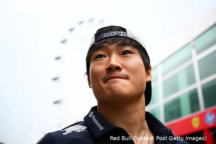 yuki-tsunoda-race-singapore-2025-red-bull-racing