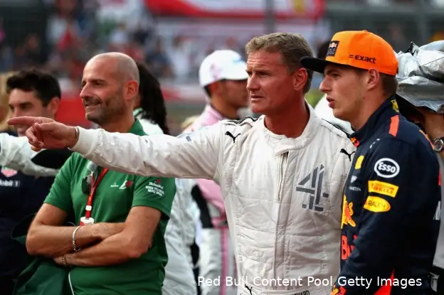 Max Verstappen en David Coulthard. Coulthard reed voor Red Bull Racing tussen 2005 en 2008.