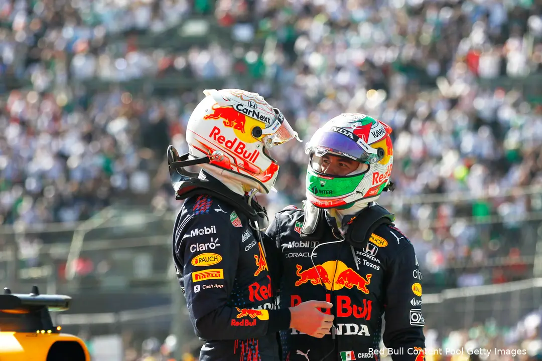 <i>Vorig seizoen deelden Max Verstappen en Sergio Pérez het podium.</i>