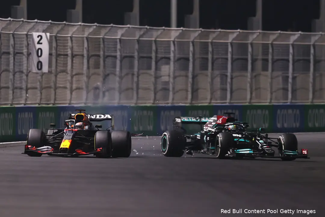 verstappen hamilton crash jeddah gp 2021
