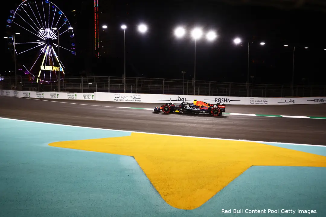 <i>Is er een team dat de Red Bulls op het Jeddah Corniche Circuit weet bij te houden? (Foto:
Red Bull Content Pool / Getty Images)</i>