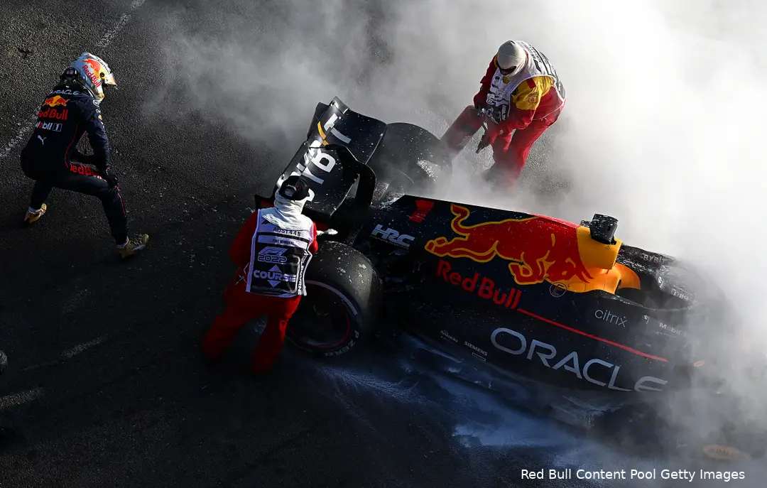 <i>Veel schade, maar geen nieuwe motor voor Max Verstappen. (Foto: Red Bull Content Pool)</i>