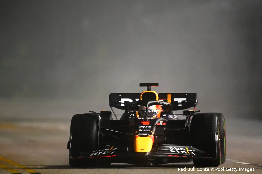 Verstappen had het lastig in het middenveld van de Grand Prix van Singapore 2022.