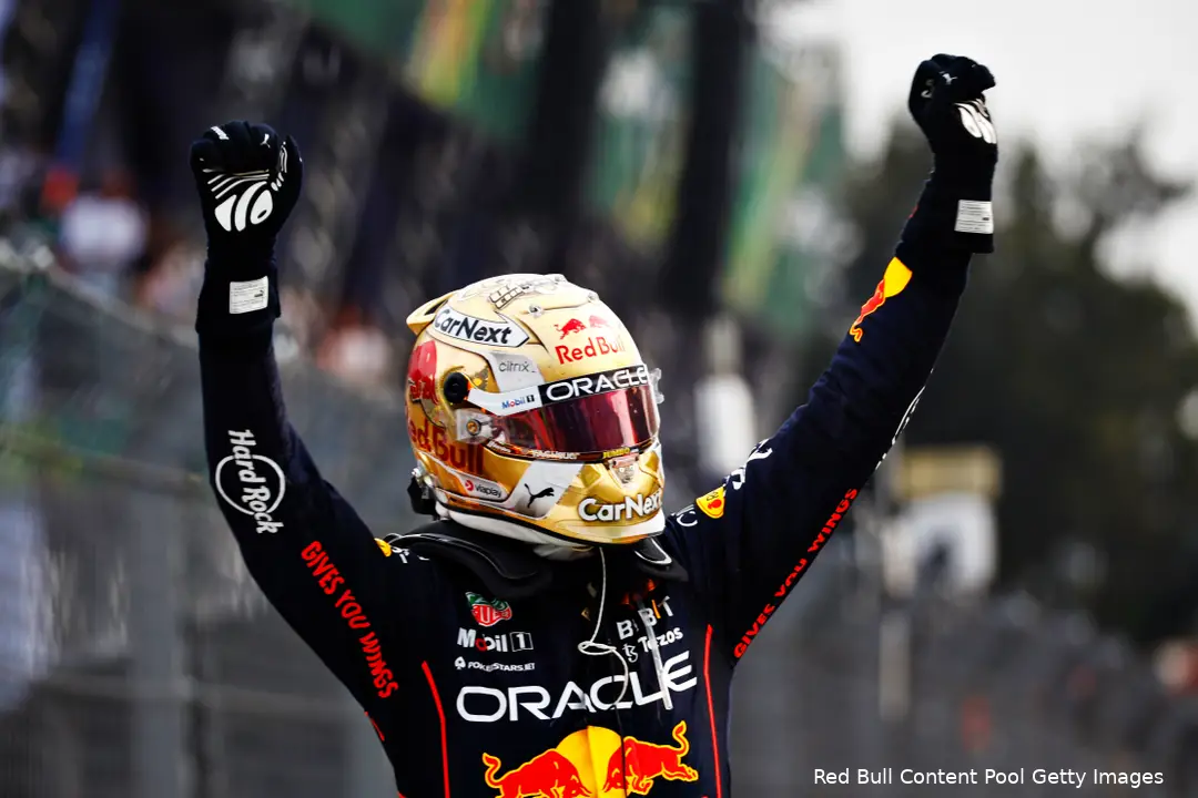 <i>Vorig jaar won Verstappen met deze kampioenshelm in Mexico.</i>
