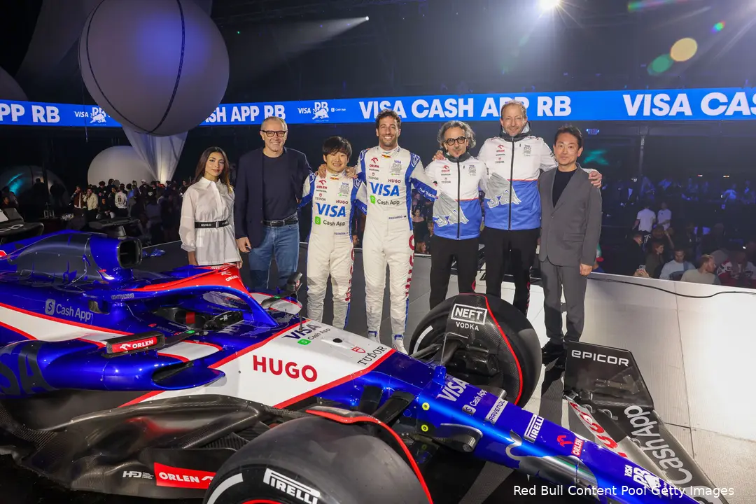 De VCARB01, de auto waarmee Yuki Tsunoda en Daniel Ricciardo ten strijde zullen trekken voor betere klasseringen in 2024.