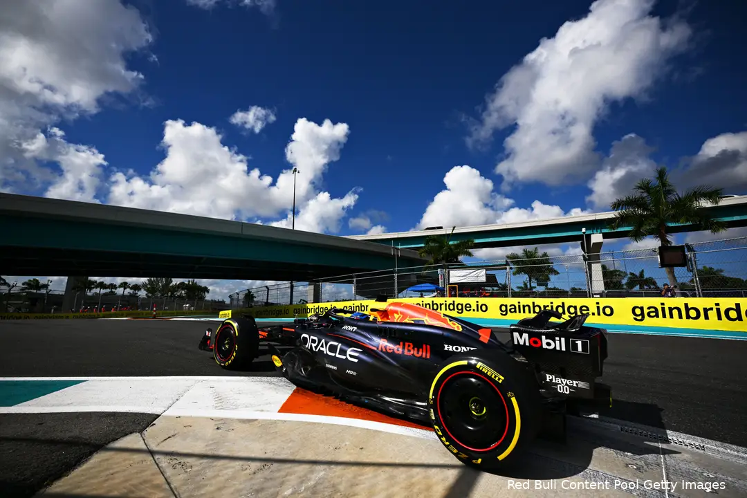 Verstappen tijdens de sprintkwalificatie in Miami. (Foto: Red Bull Content Pool/Getty Images).