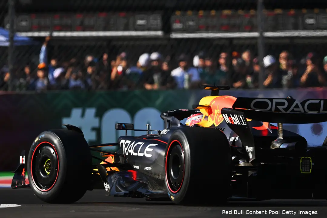 Verstappen heeft maar een paar rondes gereden in Mexico.