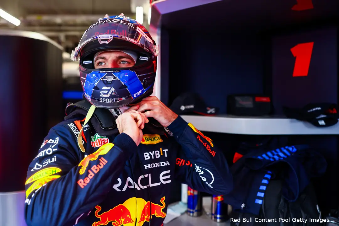 Verstappen bekommert zich niet om het commentaar van anderen.