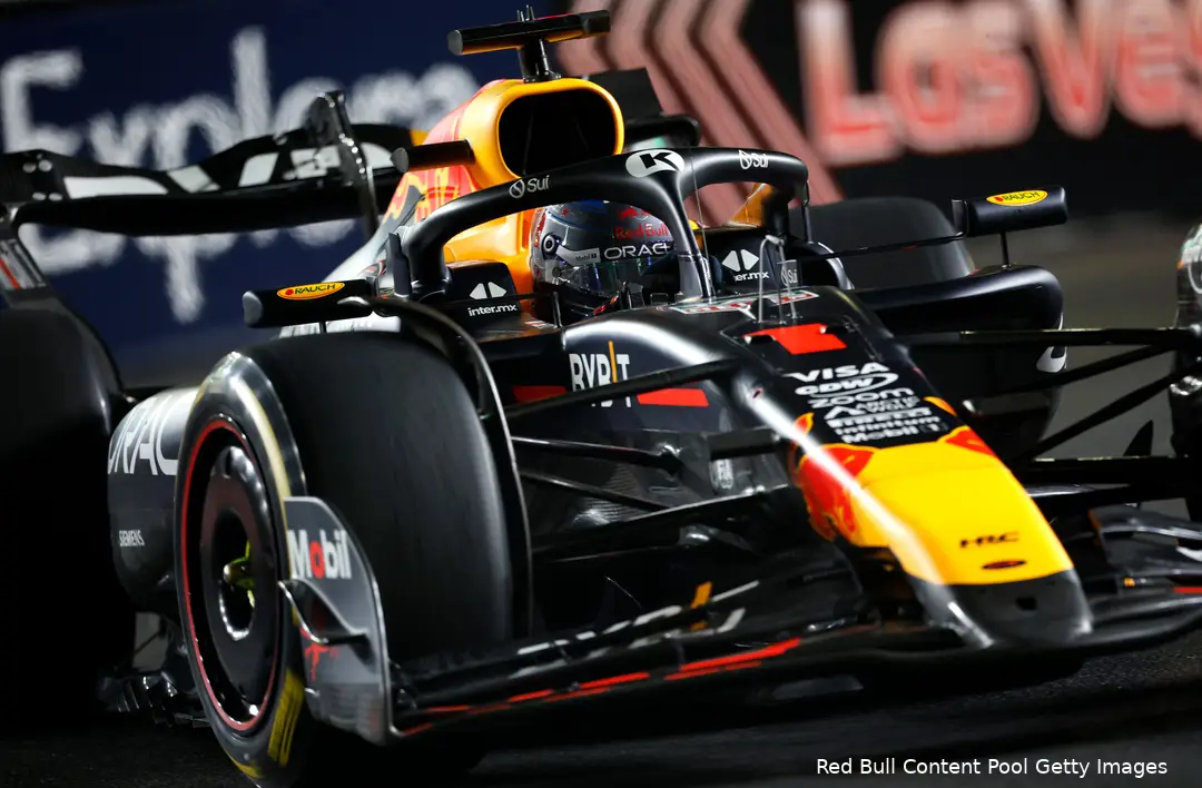 <i>Red Bull heeft duidelijk in de achtervleugel gesneden.</i>