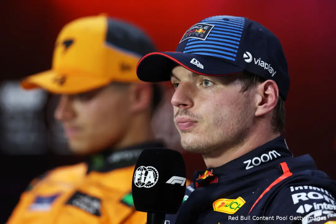Verstappen met Norris naast zich.&nbsp;