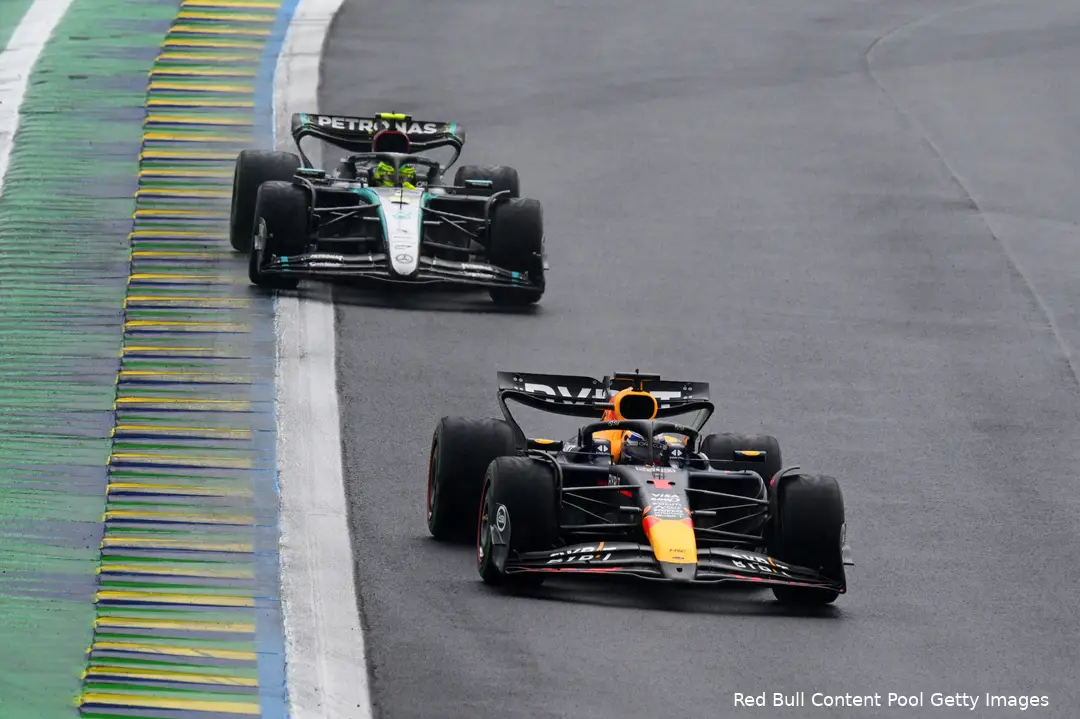 Verstappen reed van P17 naar P1 tijdens de Grand Prix van São Paulo.