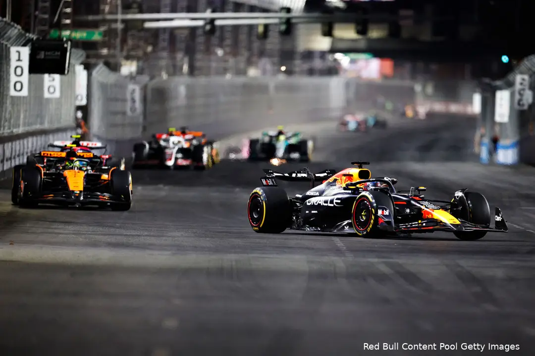 <i>Verstappen hield Norris de hele race achter zich.</i>