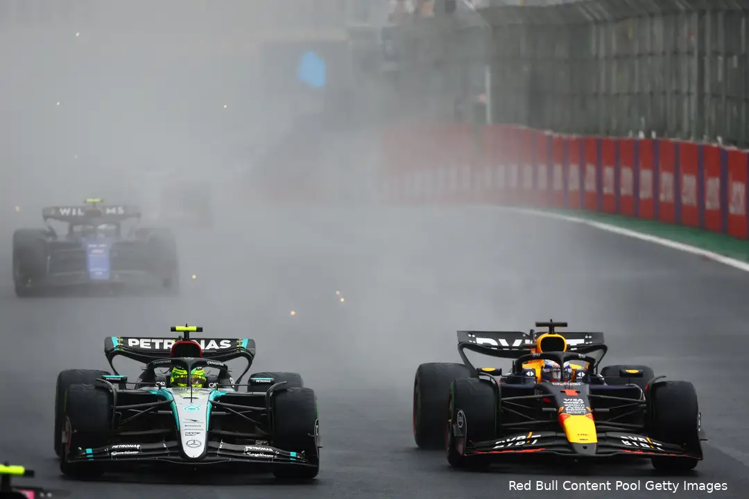 max verstappen red bull racing lewis hamilton mercedes gp sao paulo zondag 2024 4