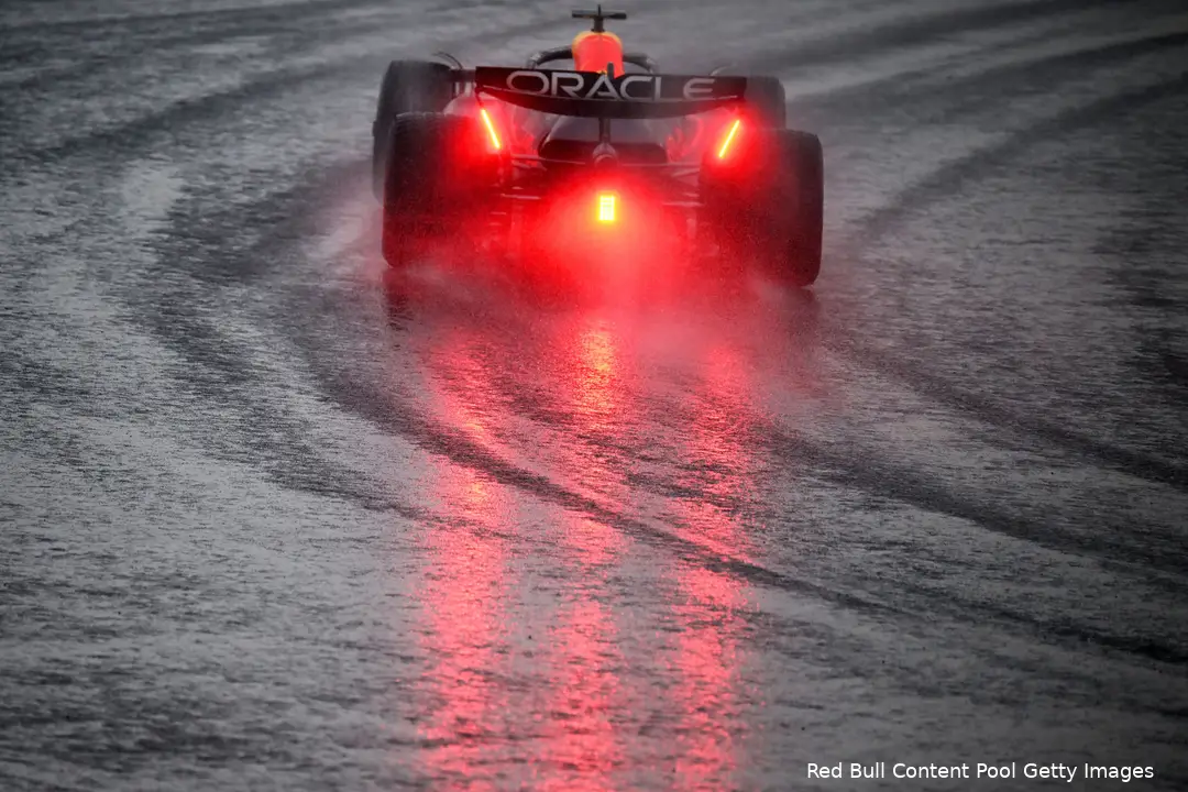 Verstappen moet een penalty incasseren en redde Q3 niet.