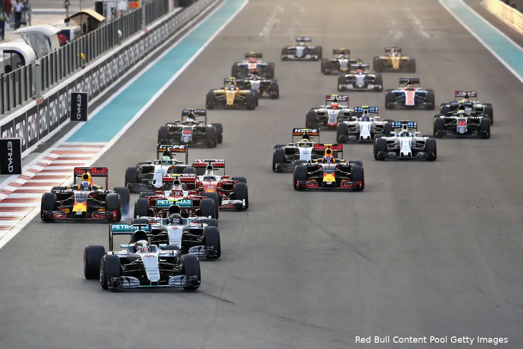 2016 abu dhabi start nico rosberg lewis hamilton max verstappen nico hulkenberg