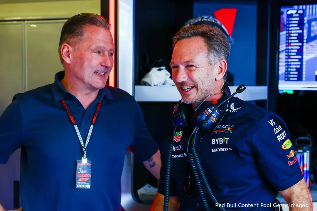 Christian Horner samen met Jos Verstappen in Abu Dhabi.