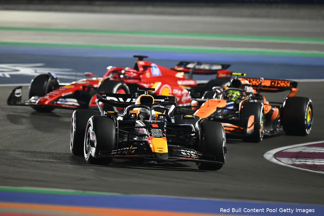 Norris kon het Verstappen niet moeilijk maken door de straf die hij kreeg.