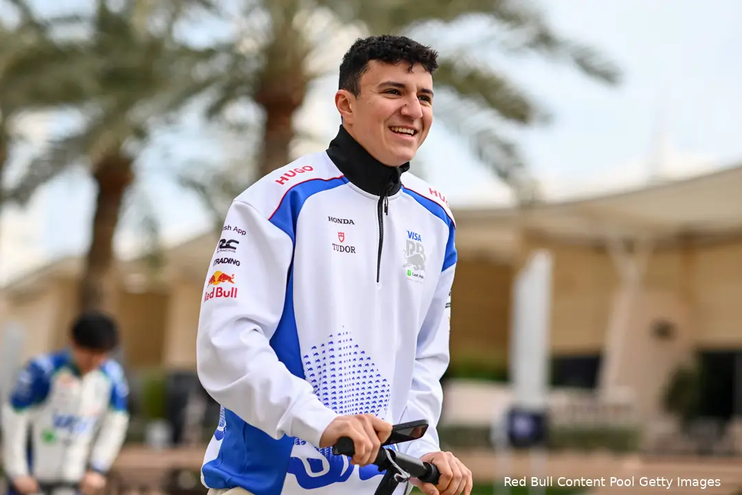 <i>Hadjar neemt het op voor Marko.</i>