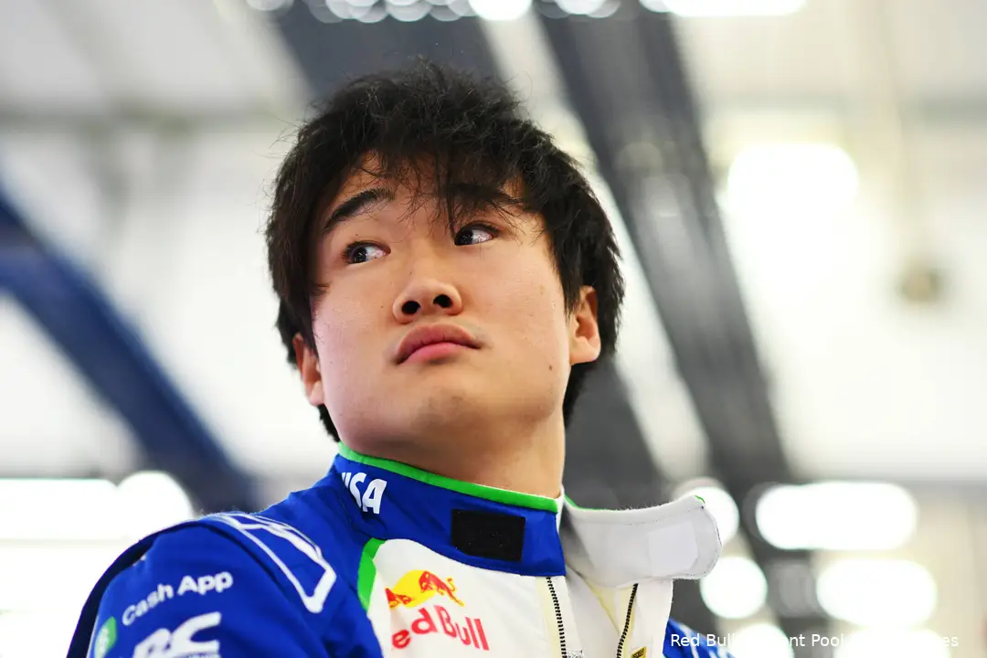yuki tsunoda vcarb 2025 testdagen bahrein