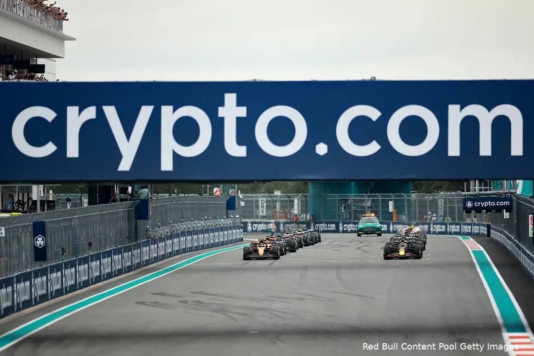 red bull racing max verstappen gp miami 2025 zondag mclaren mercedes start grid