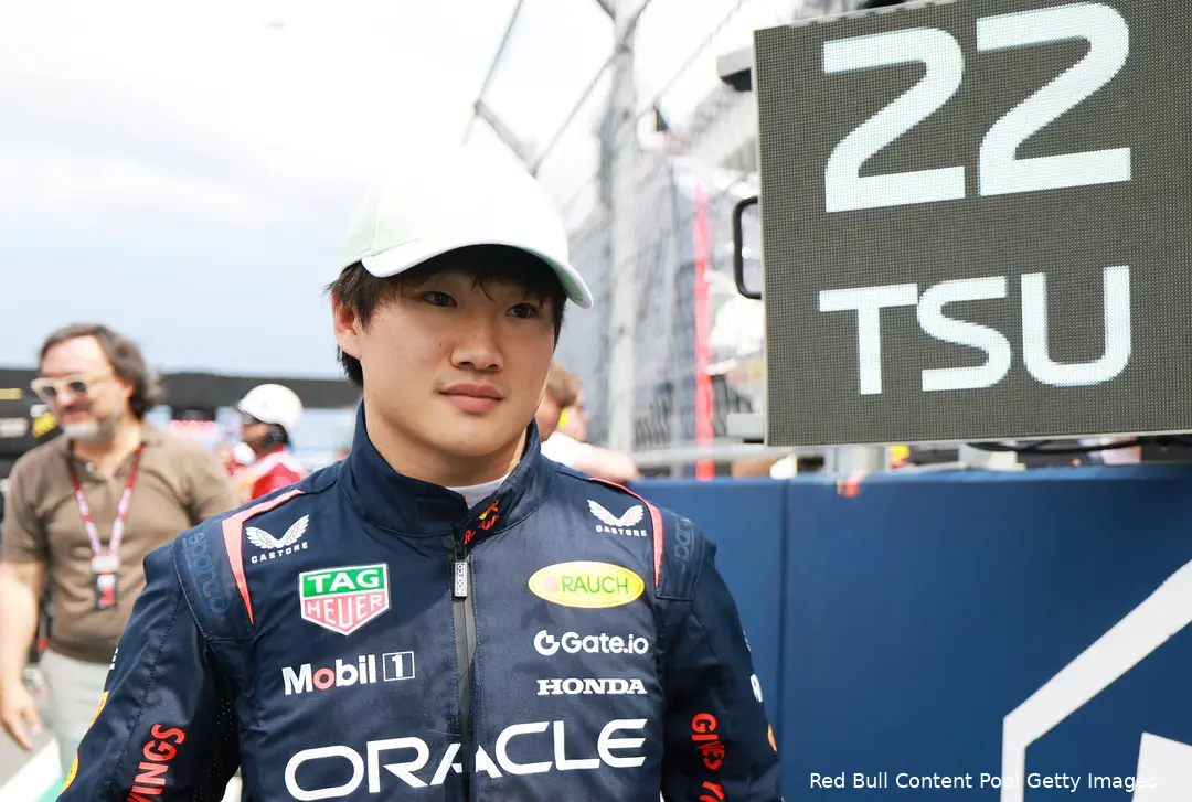 <i>Tsunoda komt niet in de buurt van teamgenoot Verstappen.</i>