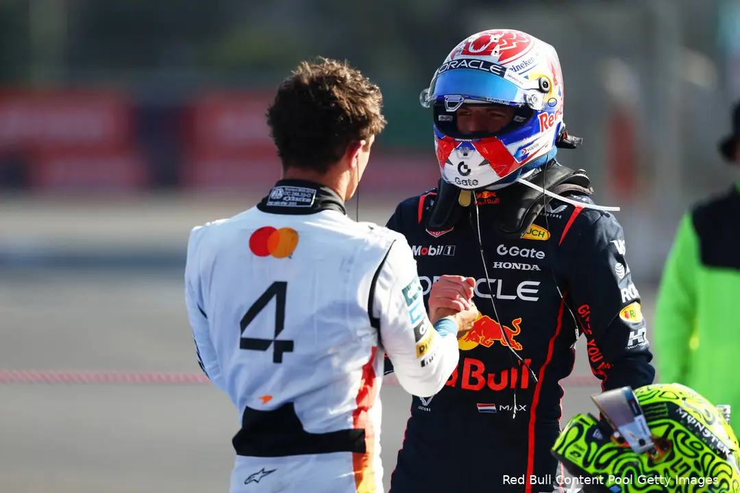 lando-norris-mclaren-max-verstappen-red-bull-racing-mexico-zondag-2025