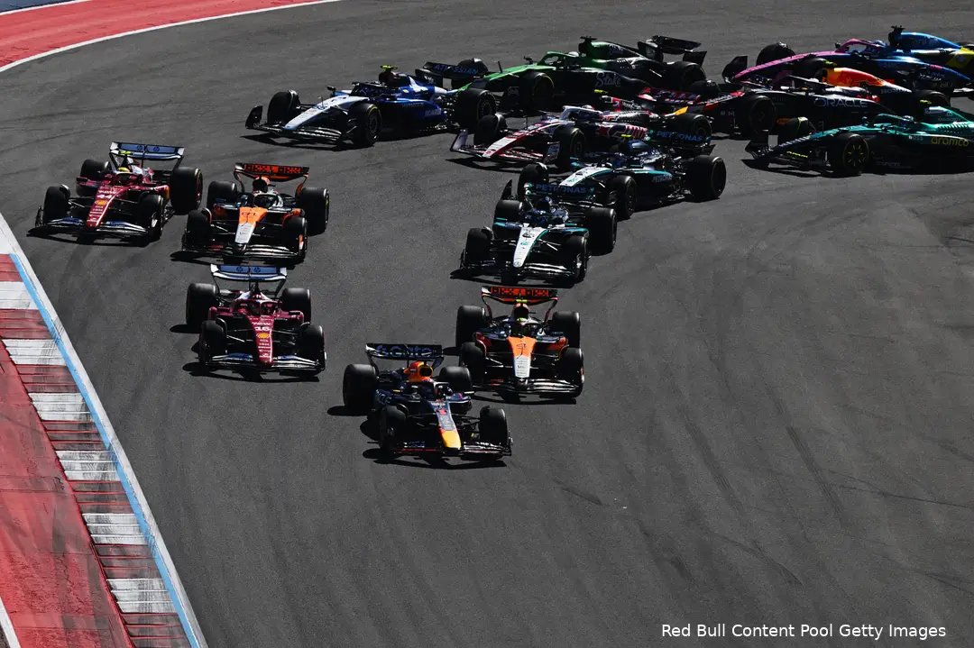 lando-norris-mclaren-oscar-piastri-charles-leclerc-ferrari-lewis-hamilton-george-russell-mercedes-max-verstappen-red-bull-racing-cota-zondag-202591504