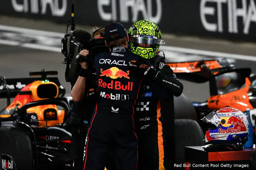 max-verstappen-red-bull-racing-gp-abu-dhabi-2025-zondag-mclaren-lando-norris